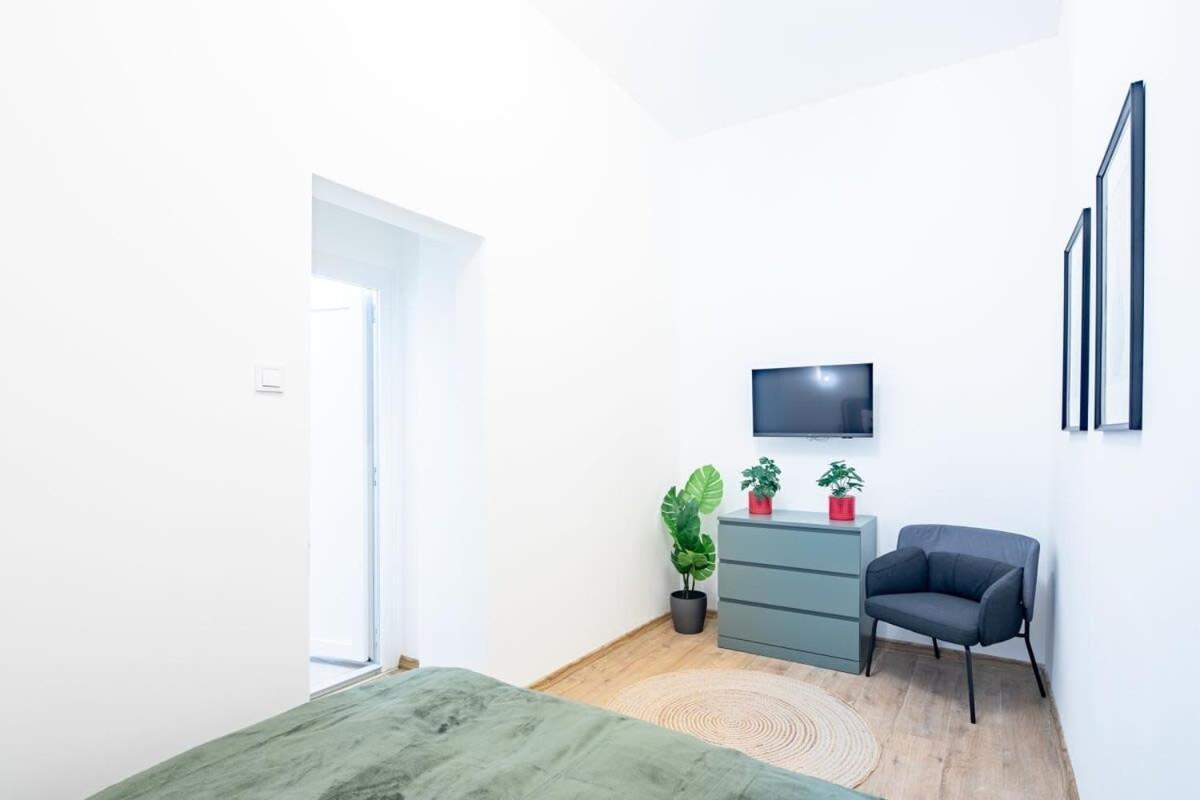 Central - New - Comfy Ac Studio 부다페스트 외부 사진